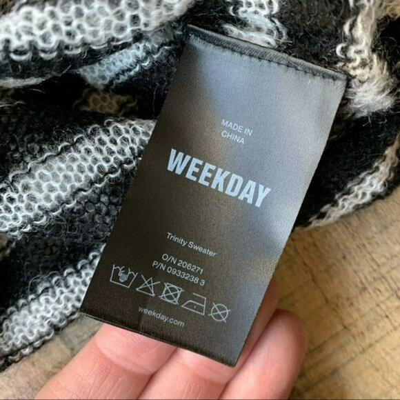 Weekday trinity sheer knitted jumper with high neck in black and white striped - Picture 4 of 9